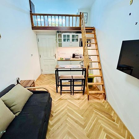 Cozy Design Homestay With Terrace Prague Luaran gambar