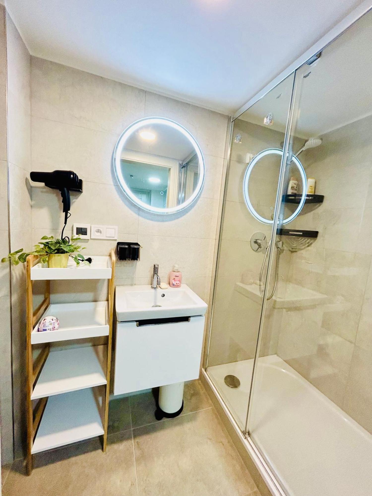 Cozy Design Homestay With Terrace Prague Luaran gambar